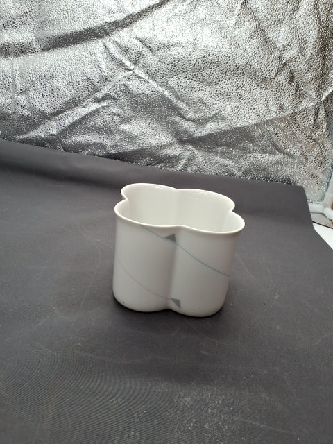 RC urtepotte skjuler